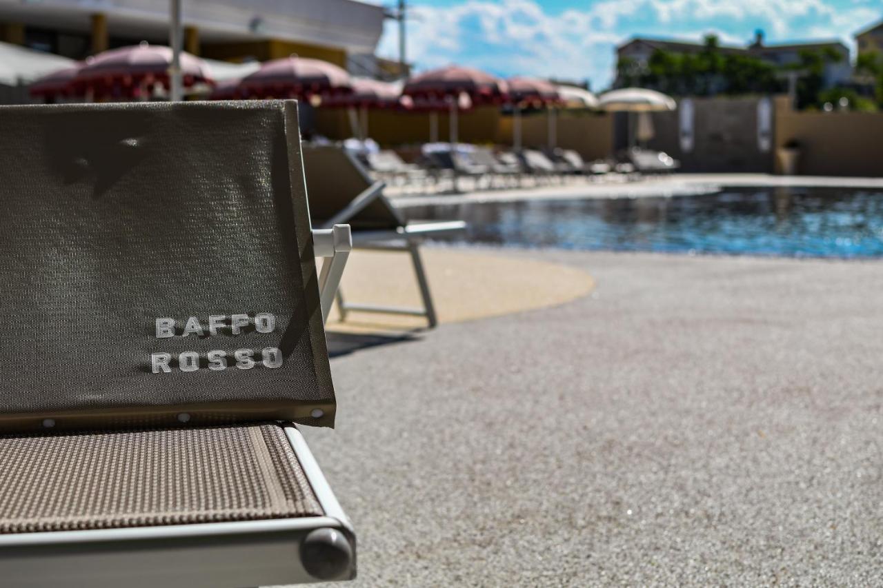 Hotel Baffo Rosso Alba Adriatica Kültér fotó
