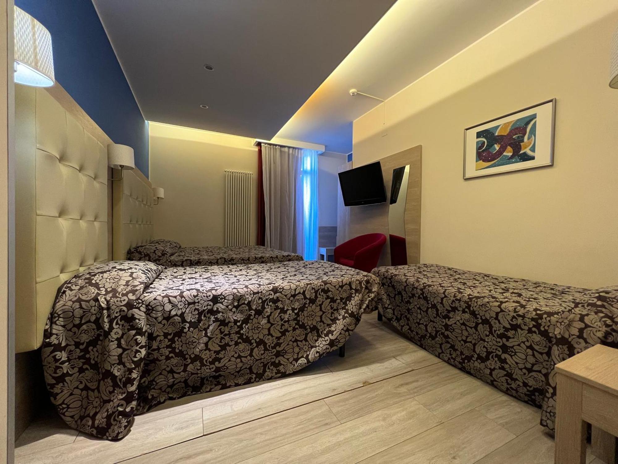 Hotel Baffo Rosso Alba Adriatica Kültér fotó