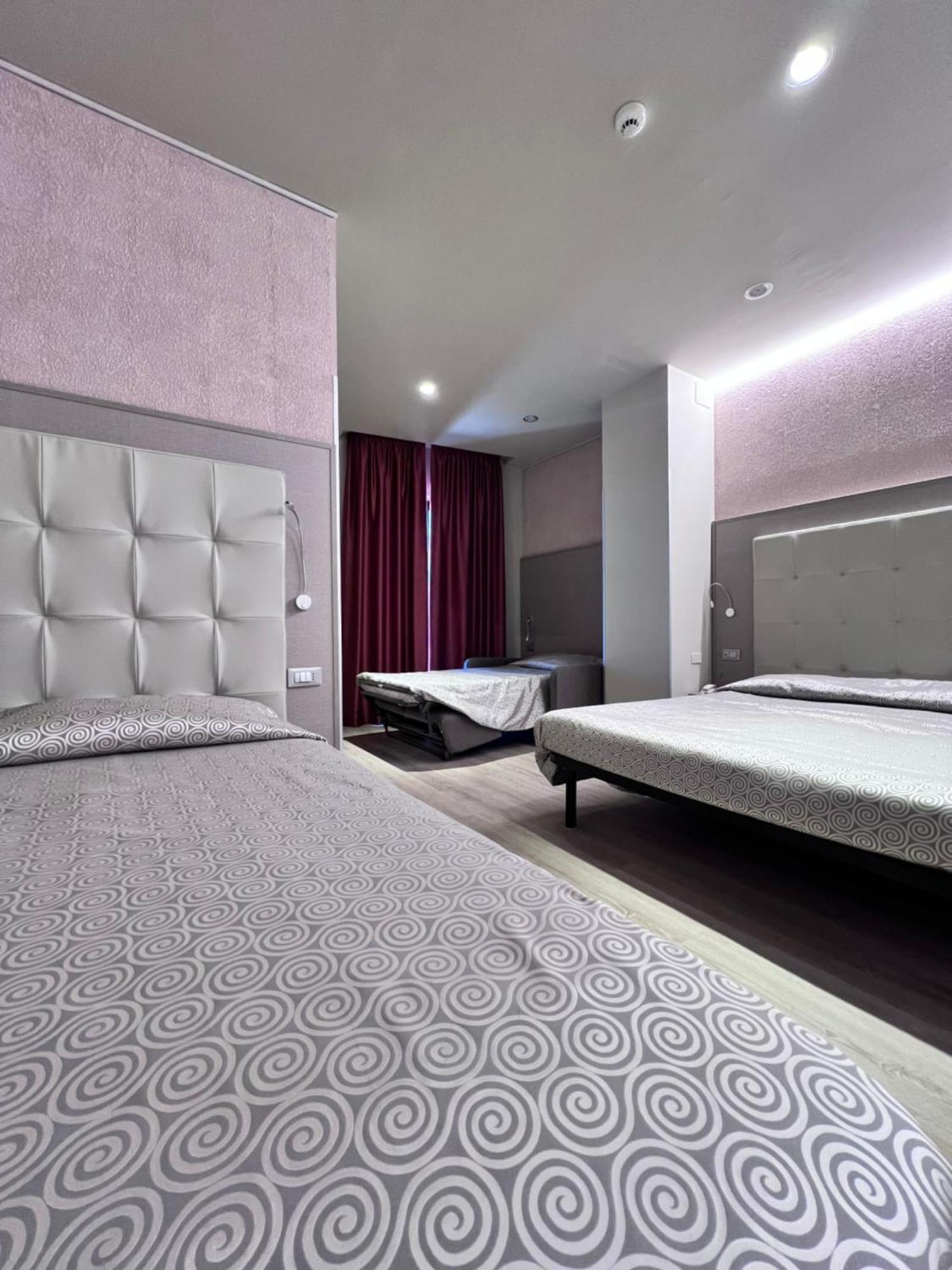 Hotel Baffo Rosso Alba Adriatica Kültér fotó