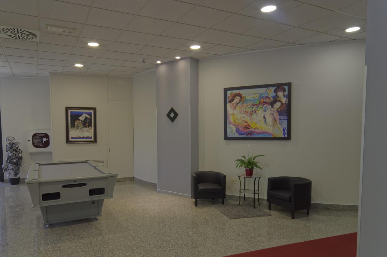 Hotel Baffo Rosso Alba Adriatica Kültér fotó
